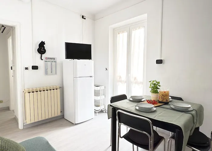 50 Mt Dal Mare - Relax Con Box E Ampio Terrazzo * Алассіо