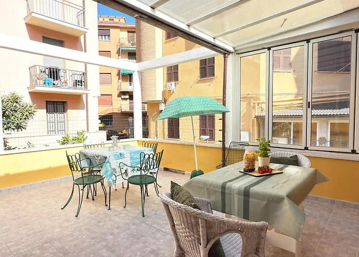 50 Mt Dal Mare - Relax Con Box E Ampio Terrazzo * Алассіо