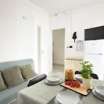 50 Mt Dal Mare - Relax Con Box E Ampio Terrazzo Lejlighed Alassio