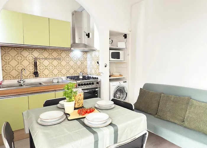 50 Mt Dal Mare - Relax Con Box E Ampio Terrazzo 아파트 알라시오